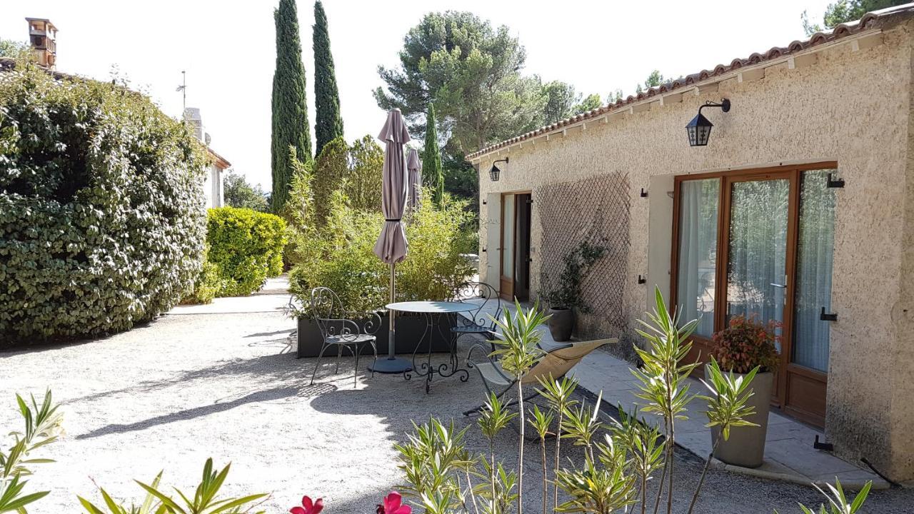 Bed and Breakfast Les Mazets Du Luberon Puget Экстерьер фото